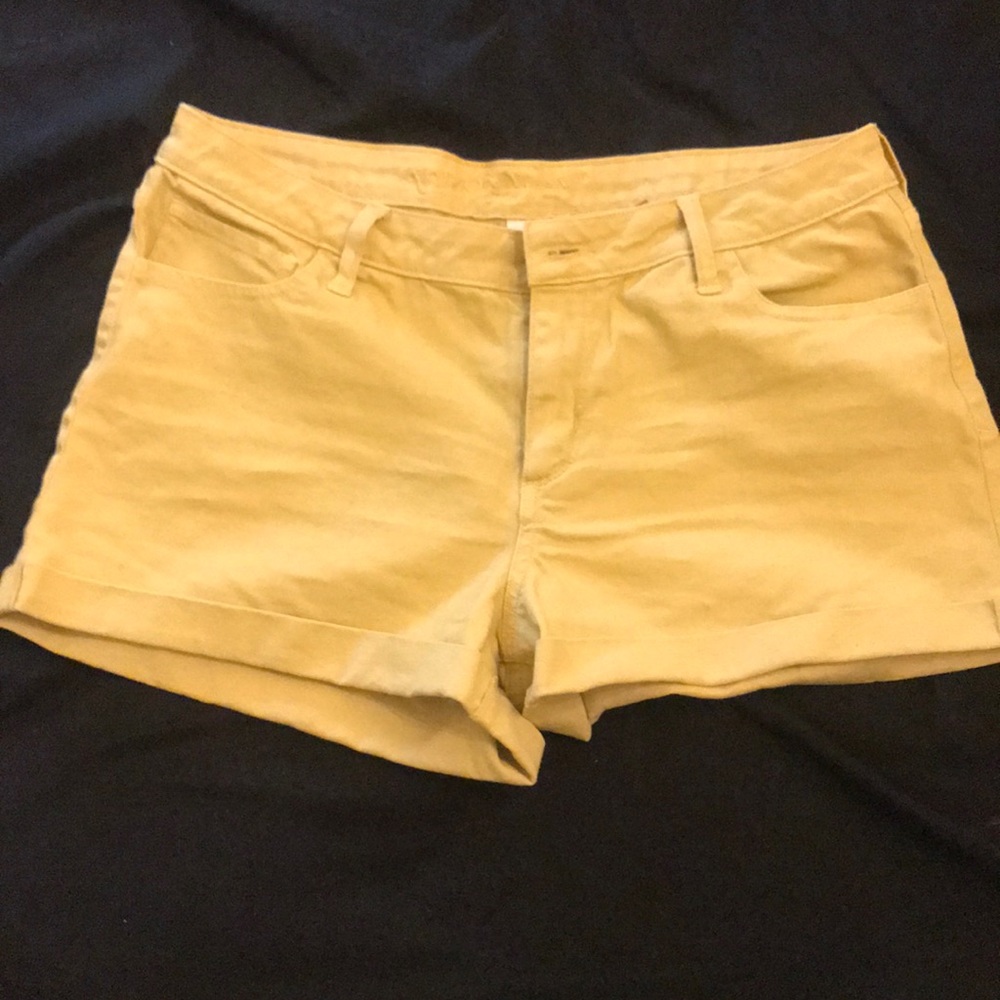 yellow shorts